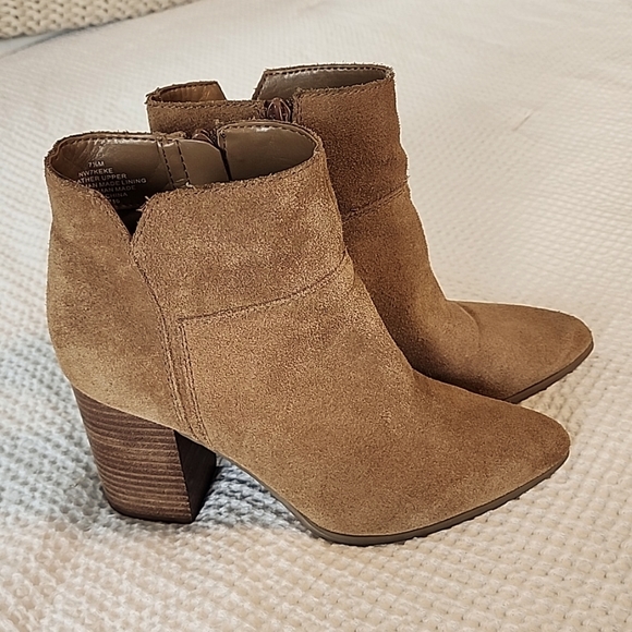 Nine West Keke tan suede booties with block heel - Picture 3 of 6